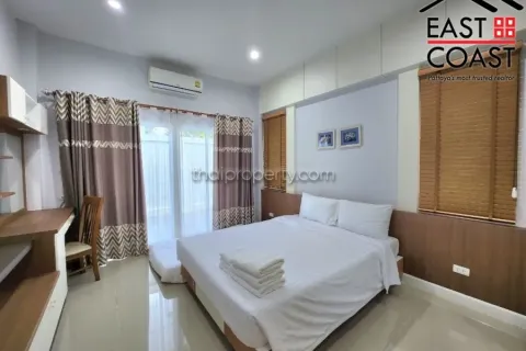 Casa de 4 dormitorios en Pattaya, Tailandia № 212615 - foto 18