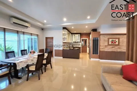 Casa de 4 dormitorios en Pattaya, Tailandia № 212615 - foto 7