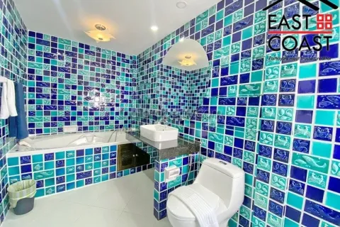 Casa de 7 dormitorios en Pattaya, Tailandia № 212616 - foto 12