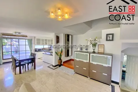 Casa de 7 dormitorios en Pattaya, Tailandia № 212616 - foto 4