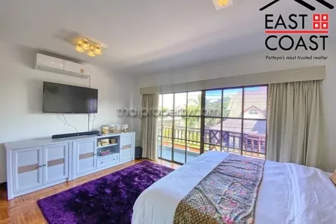 Casa de 7 dormitorios en Pattaya, Tailandia № 212616 - foto 9