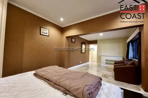 Casa de 4 dormitorios en Pattaya, Tailandia № 212614 - foto 18