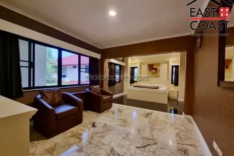 Casa de 4 dormitorios en Pattaya, Tailandia № 212614 - foto 16