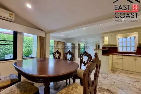Casa de 4 dormitorios en Pattaya, Tailandia № 212614 - foto 7