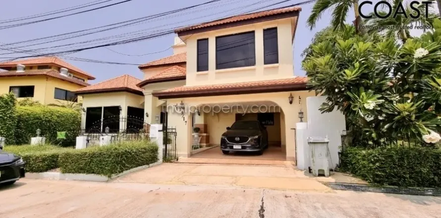 Casa de 4 dormitorios en Pattaya, Tailandia № 212614
