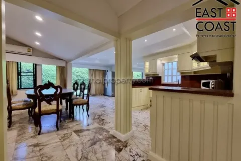 Casa de 4 dormitorios en Pattaya, Tailandia № 212614 - foto 10