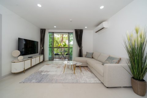 Condo in Phuket, Thailand, 2 bedrooms  № 167161 - photo 1