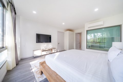 Condo in Phuket, Thailand, 2 bedrooms  № 167161 - photo 12