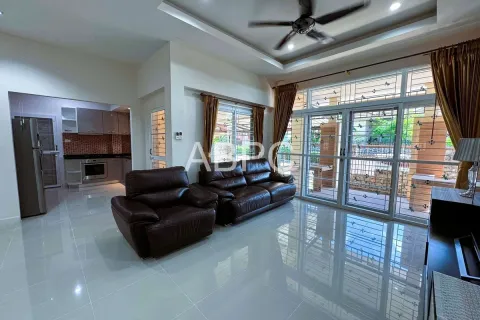 Casa de 3 dormitorios en Pattaya, Tailandia № 211773 - foto 11
