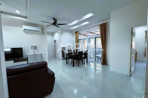 Casa de 3 dormitorios en Pattaya, Tailandia № 211773 - foto 17