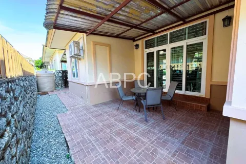 Casa de 3 dormitorios en Pattaya, Tailandia № 211773 - foto 16