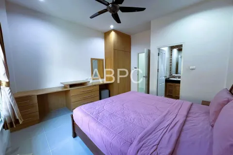 Casa de 3 dormitorios en Pattaya, Tailandia № 211773 - foto 4