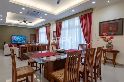 Casa de 5 dormitorios en Pattaya, Tailandia № 211772 - foto 5