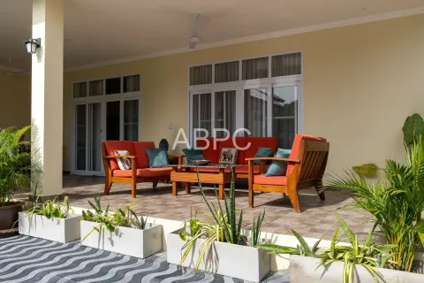Casa de 5 dormitorios en Pattaya, Tailandia № 211772 - foto 14