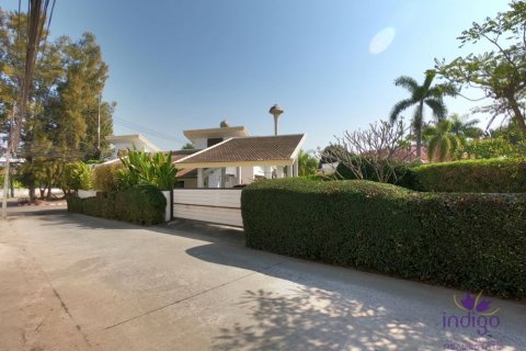 Villa in Chiang Mai, Thailand 2 bedrooms № 162574 - photo 1