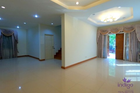 House in Chiang Mai, Thailand 5 bedrooms № 162579 - photo 4