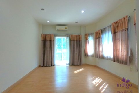 House in Chiang Mai, Thailand 5 bedrooms № 162579 - photo 12