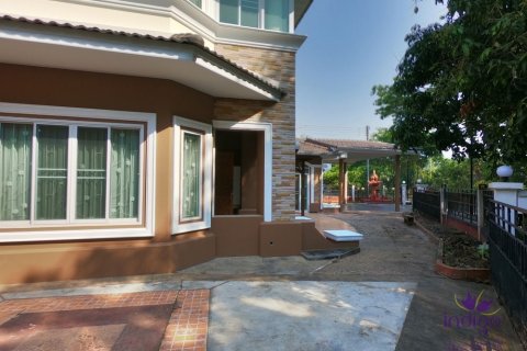 House in Chiang Mai, Thailand 5 bedrooms № 162579 - photo 3