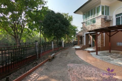 House in Chiang Mai, Thailand 5 bedrooms № 162579 - photo 2