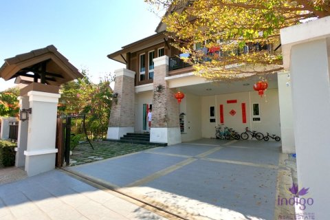 Maison à Chiang Mai, Thaïlande 4 chambres № 162576 - photo 1