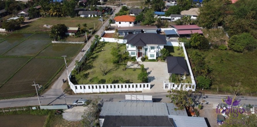 Дом в Чиангмае, Таиланд с 4 спальнями № 162575