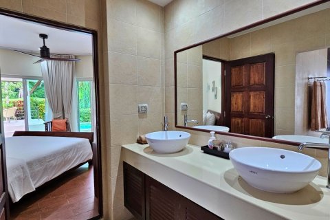 Villa in Kathu, Thailand 3 bedrooms № 162198 - photo 5