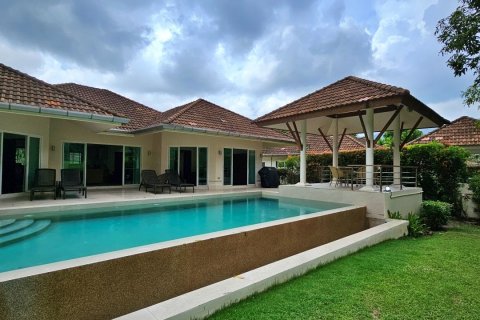 Villa in Kathu, Thailand 3 bedrooms № 162198 - photo 13