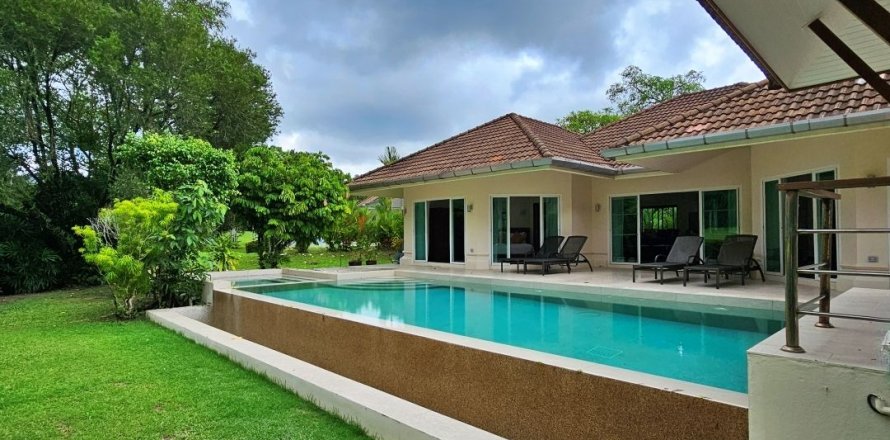 Villa in Kathu, Thailand 3 bedrooms № 162198