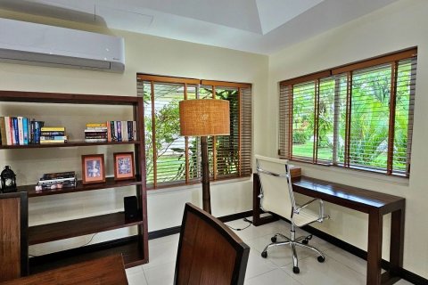 Villa in Kathu, Thailand 3 bedrooms № 162198 - photo 17