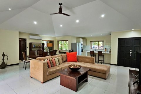 Villa in Kathu, Thailand 3 bedrooms № 162198 - photo 19