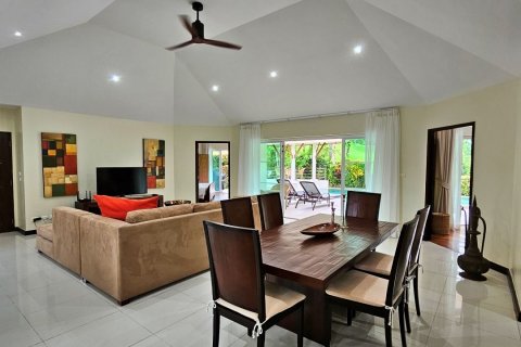 Villa in Kathu, Thailand 3 bedrooms № 162198 - photo 2