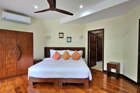 Villa in Kathu, Thailand 3 bedrooms № 162198 - photo 4