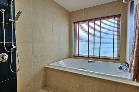 Villa in Kathu, Thailand 3 bedrooms № 162198 - photo 18