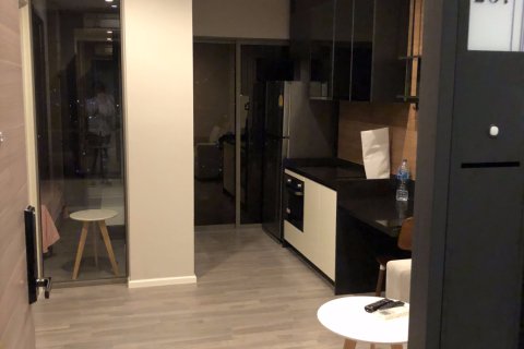 Studio dans le Condo à Sathon, Bangkok, Thaïlande № 162200 - photo 14