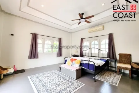 Casa de 4 dormitorios en Pattaya, Tailandia № 213158 - foto 29