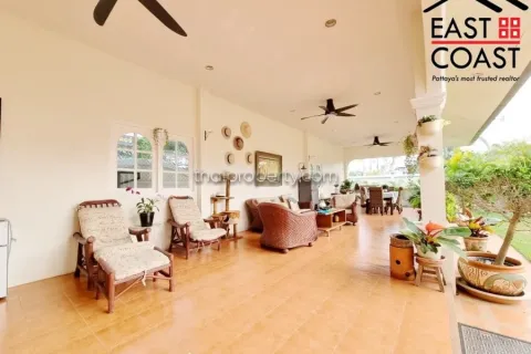 Casa de 4 dormitorios en Pattaya, Tailandia № 213158 - foto 6