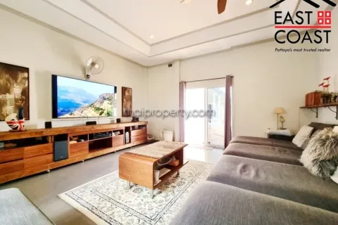 Casa de 4 dormitorios en Pattaya, Tailandia № 213158 - foto 9