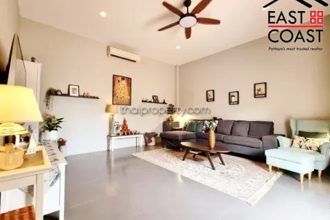 Casa de 4 dormitorios en Pattaya, Tailandia № 213158 - foto 18