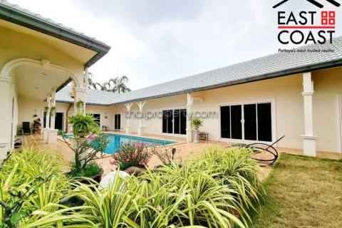 Casa de 4 dormitorios en Pattaya, Tailandia № 213158 - foto 3