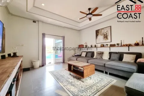 Casa de 4 dormitorios en Pattaya, Tailandia № 213158 - foto 8