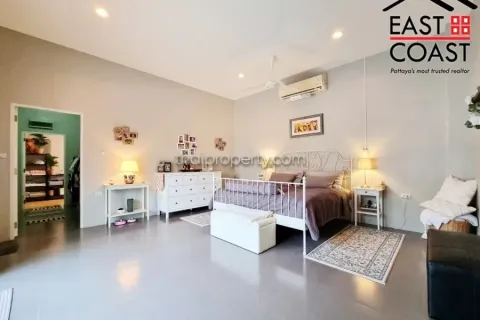 Casa de 4 dormitorios en Pattaya, Tailandia № 213158 - foto 22