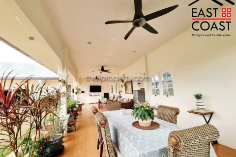 Casa de 4 dormitorios en Pattaya, Tailandia № 213158 - foto 7