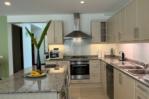 House in Phuket, Thailand 3 bedrooms № 171983 - photo 8