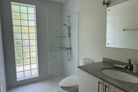 House in Phuket, Thailand 3 bedrooms № 171983 - photo 21