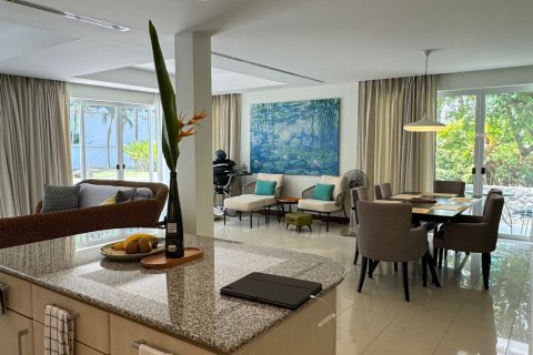 House in Phuket, Thailand 3 bedrooms № 171983 - photo 6