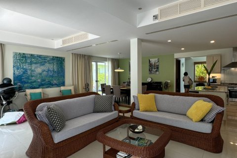 House in Phuket, Thailand 3 bedrooms № 171983 - photo 7