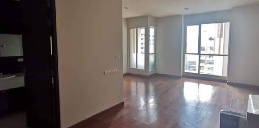 Studio in the Condo in Pathum Wan, Bangkok, Thailand  № 171985