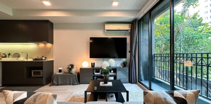 Condo in Khlong Toei, Bangkok, Thailand, 1 bedroom  № 172879