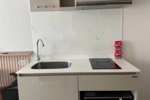 Studio in the Condo in Huai Khwang, Bangkok, Thailand  № 169335 - photo 2