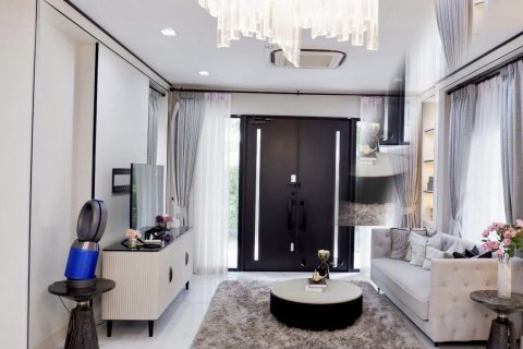 House in Bang Khen, Bangkok, Thailand 4 bedrooms № 149357 - photo 2